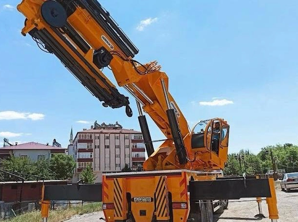 Elbistan Teleskobik Vinç